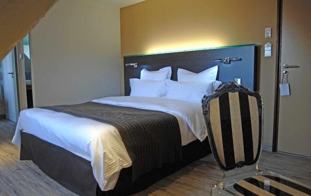 Chateau De Champlong Table Hotel **** Golf & Spa Villerest  Exterior foto