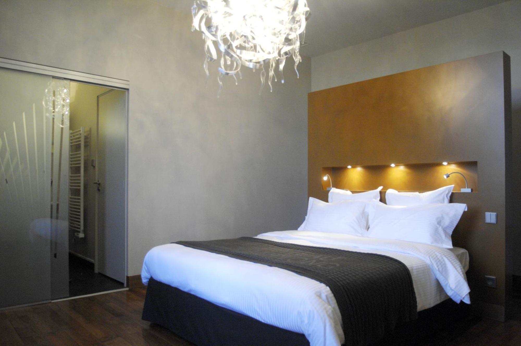 Chateau De Champlong Table Hotel **** Golf & Spa Villerest  Exterior foto
