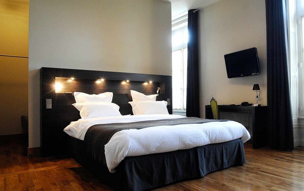 Chateau De Champlong Table Hotel **** Golf & Spa Villerest  Exterior foto