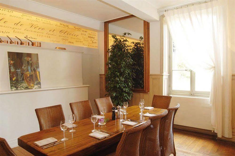 Chateau De Champlong Table Hotel **** Golf & Spa Villerest  Exterior foto